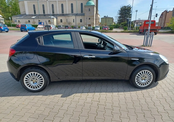 Alfa Romeo Giulietta cena 39900 przebieg: 127000, rok produkcji 2014 z Pakość małe 562